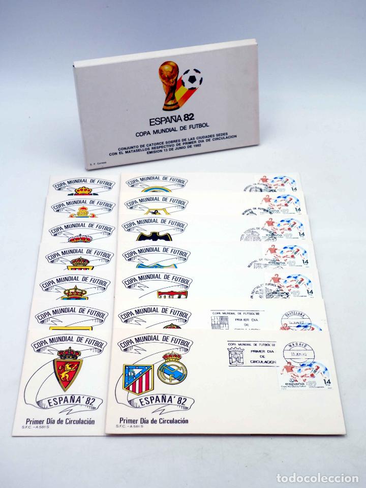 Coleccionismo deportivo: ESPA&Ntilde;A 82. COPA MUNDIAL DE FUTBOL. 14 SOBRES CIUDADES SEDES 1ER D&Iacute;A. CON ESTUCHE. Correos, 1982