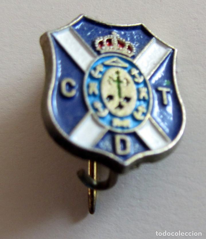 Coleccionismo deportivo: INSIGNIA AGUJA PIN ESCUDO F&Uacute;TBOL CD TENERIFE