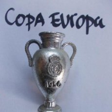 Coleccionismo deportivo: COPA EN MINIATURA REAL MADRID DIARIO AS TROFEO COPA DE EUROPA. Lote 160151806