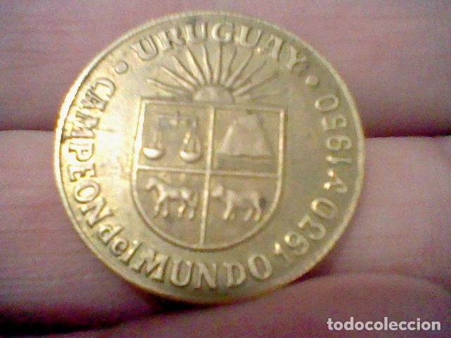 Coleccionismo deportivo: URUGUAY MONEDA PROMOCIONAL PREMIUM YOGUR DANONE MUNDIAL 1982 USADA