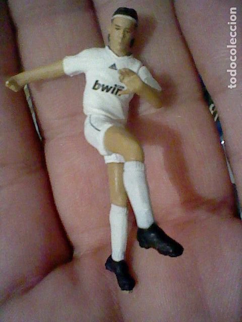 Coleccionismo deportivo: SERGIO RAMOS REAL MADRID FIGURA PVC MUY DETALLADA MINIATURA 5 CMS ALTO *
