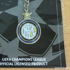 Coleccionismo deportivo: LLAVERO OFICIAL UEFA - KEYRING FÚTBOL CHAMPIONS LEAGUE - INTERNAZIONALE MILANO - INTER DE MILÁN. Lote 189300273