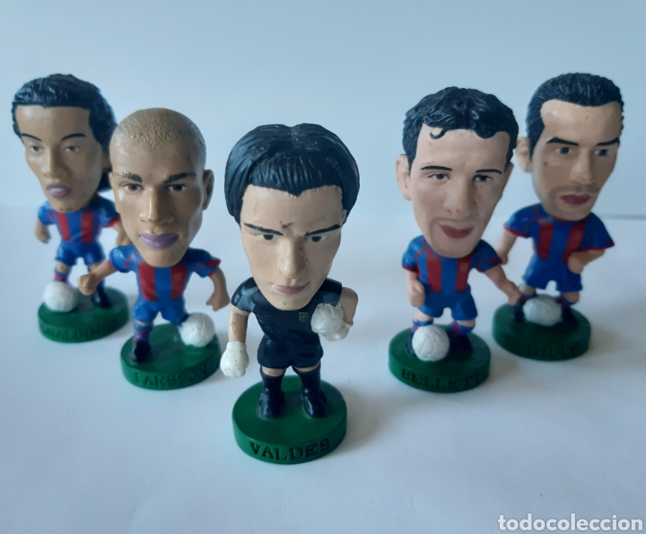 Coleccionismo deportivo: 5 figuras o mu&ntilde;ecos de jugadores del FC Barcelona