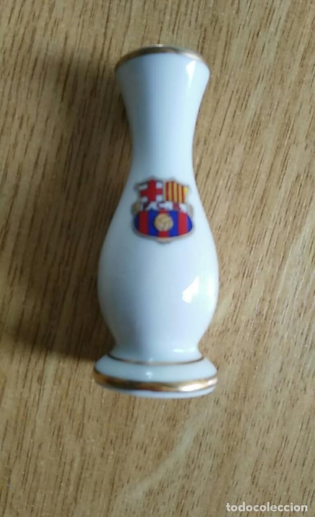 Sammelleidenschaft Sport: ADORNO CON ESCUDO FCBARCELONA F.C.B. BAR&Ccedil;A 9 cm ALTURA - PORCELANA