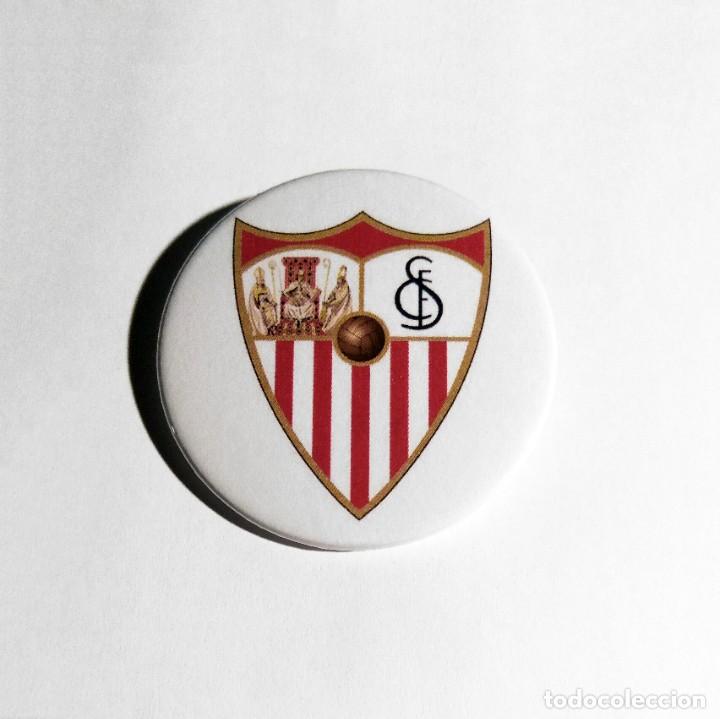 Collectionnisme sportif: SEVILLA F&Uacute;TBOL CLUB - CHAPA 59mm (CON IMPERDIBLE)
