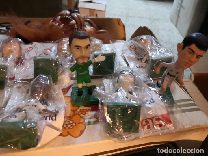 colección 17 figuras muñecos real madrid 2010/2 - Comprar Merchandising Antiguo de Fútbol y Mascotas de en todocoleccion - 251590720