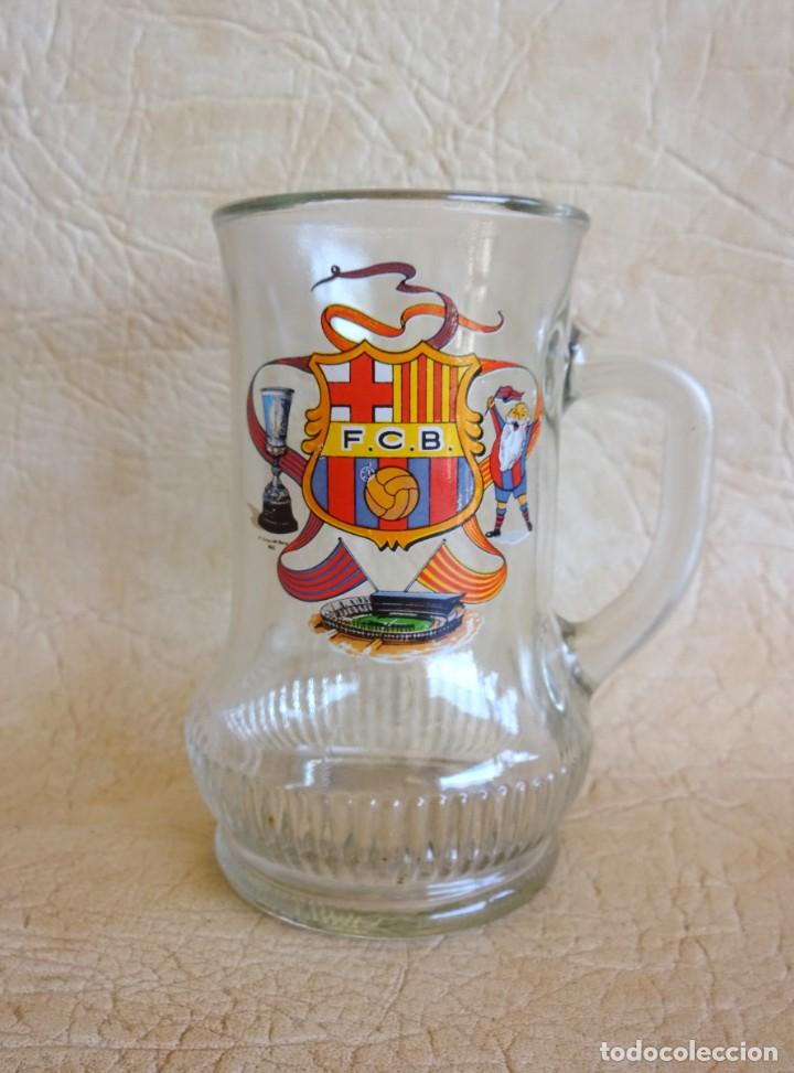 Coleccionismo deportivo: antigua jarra o copa escudo bar&ccedil;a barcelona serigrafiado
