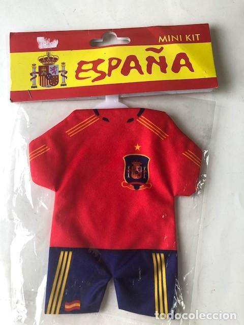 Coleccionismo deportivo: CAMISETA DE LA SELECCION ESPA&Ntilde;OLA PARA COLGAR EN SU COCHE CON VENTOSA