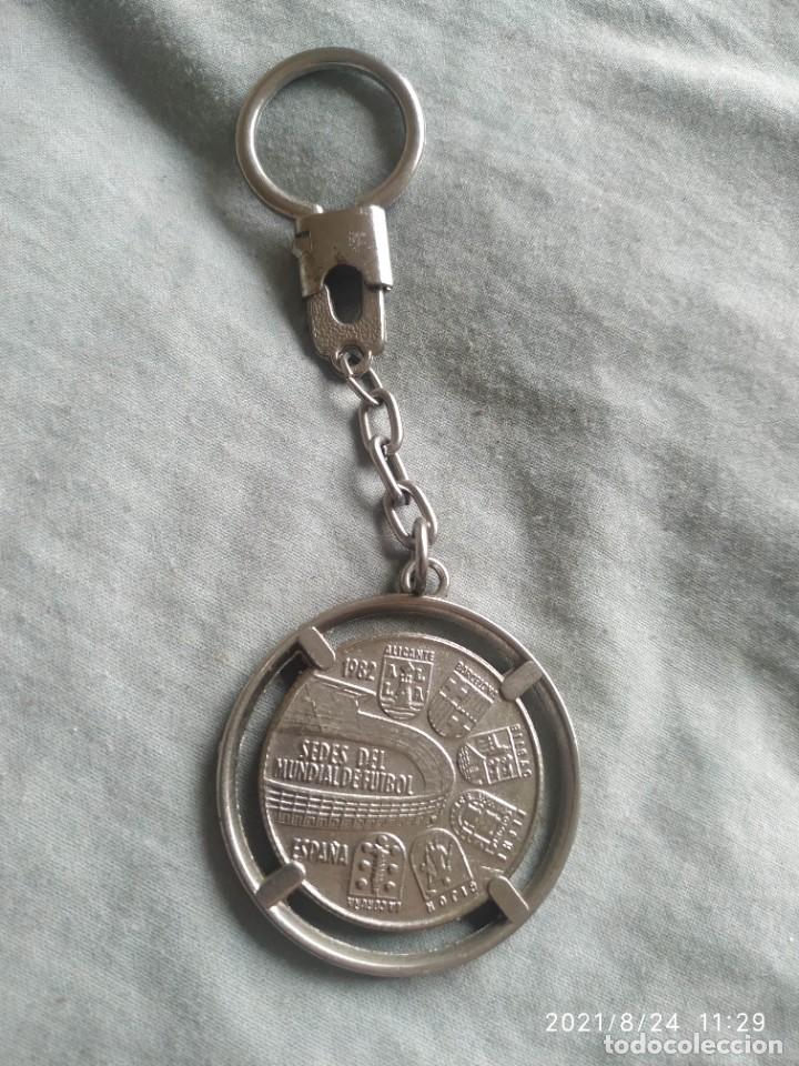 Coleccionismo deportivo: Llavero keychain Mundial de F&uacute;tbol eres World Cup Spain 1982