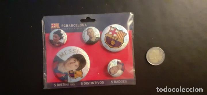 Coleccionismo deportivo: LOTE 5 PINS F..C. BARCELONA LEO MESSI ESCUDO . NUEVOS PRECINTADOS OFICIALES