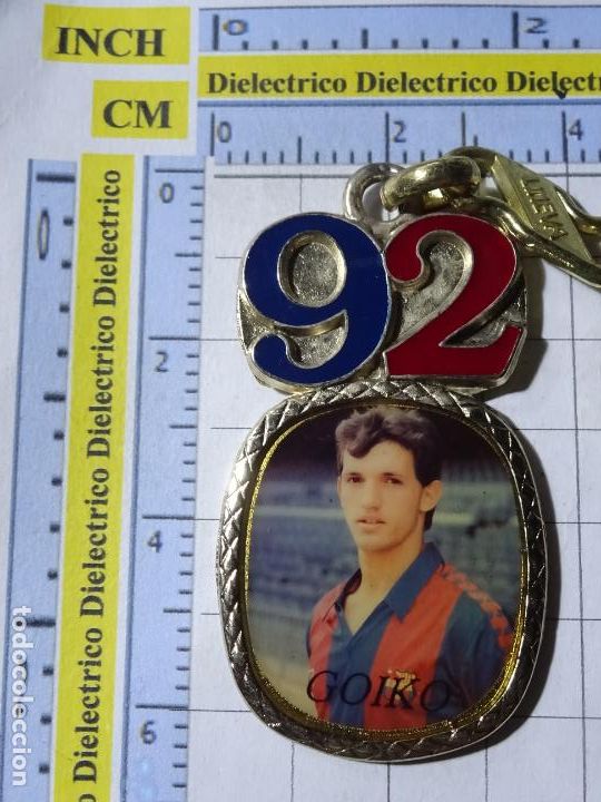 Coleccionismo deportivo: LLAVERO DE DEPORTES. F&Uacute;TBOL CLUB BARCELONA. A&Ntilde;O 92 1992. JUGADOR GOIKO GOIKOECHEA