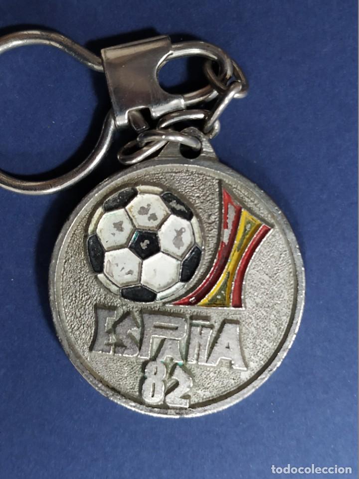 Coleccionismo deportivo: Llavero mundial 82 copa del mundo Espa&ntilde;a 1982 Publicidad negocio local Restaurante marejada Madrid