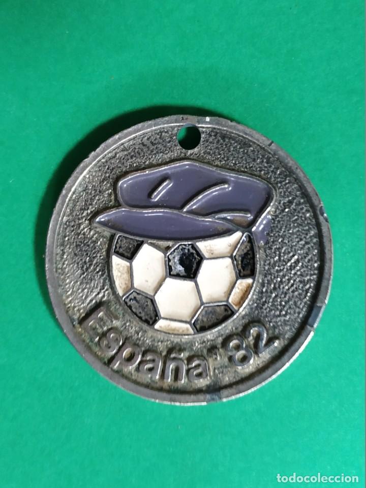 Coleccionismo deportivo: Llavero mundial 82 copa del mundo Espa&ntilde;a 1982 Sede Madrid