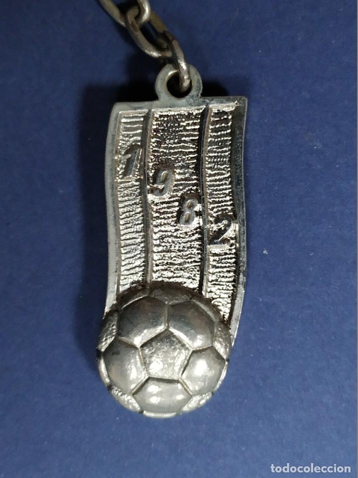Coleccionismo deportivo: Llavero mundial 82 copa del mundo Espa&ntilde;a 1982 Metal