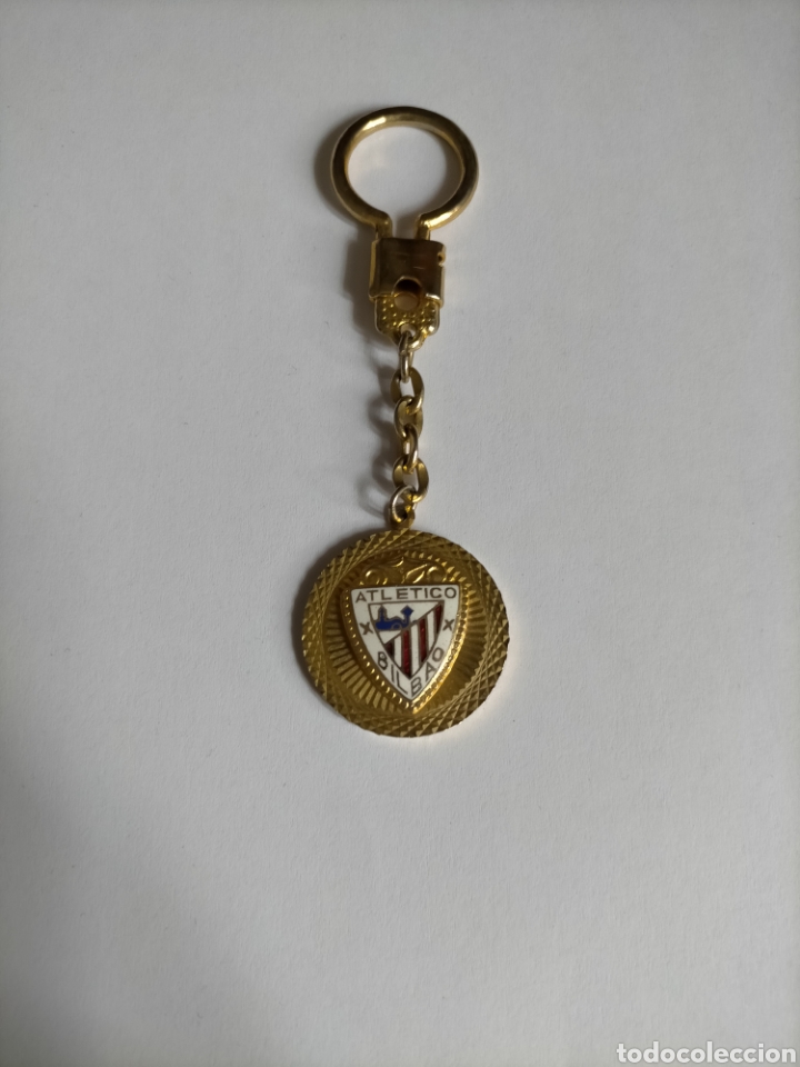 Coleccionismo deportivo: Llavero dorado ATLETICO DE BILBAO Athletic club de Bilbao A&ntilde;os 70