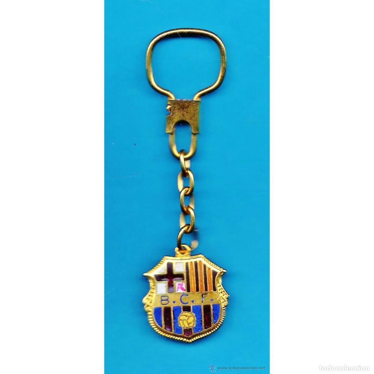 Coleccionismo deportivo: antiguo llavero - futbol - fc barcelona / bar&ccedil;a - letras bcf - metal de calidad