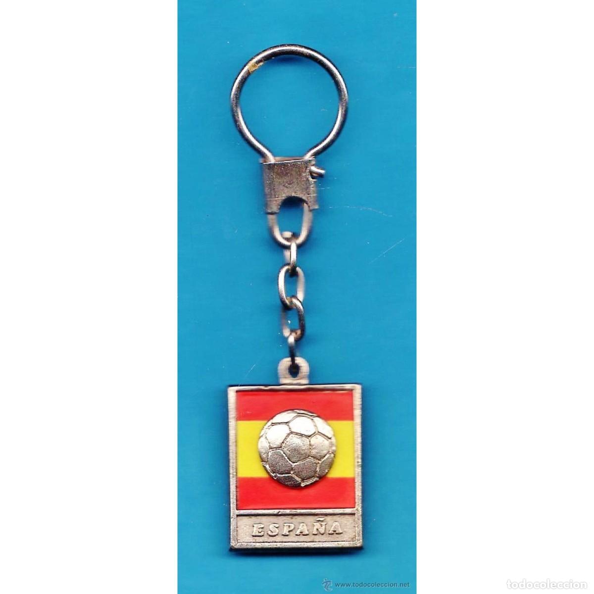 Sports collectibles: antiguo llavero - futbol - campeonato del mundo - espa&ntilde;a 82 / mundial 82 - metal - a&ntilde;o 1982