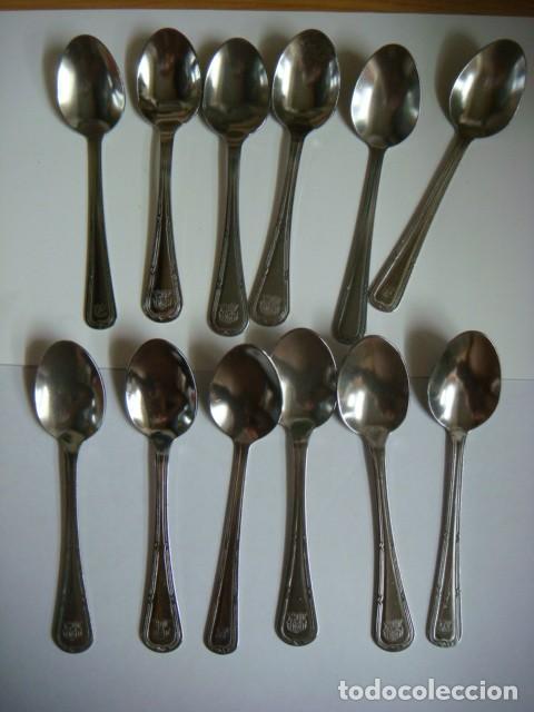 Coleccionismo deportivo: CUCHARILLAS DE CAFE CON EL ESCUDO DEL C.F. BARCELONA LOTE DE 12 CUCHARILLAS-CAJ-B- N&ordm;-141