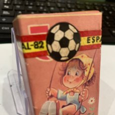 Coleccionismo deportivo: ATLETICO DE MADRID - MUÑECO MUNDIAL DE FUTBOL 82 - EN SU CAJA ORIGINAL DE ÉPOCA - MIDE 7 X 4 CM