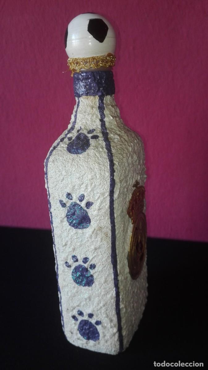 Coleccionismo deportivo: BOTELLA ARTESANAL REAL MADRID - Foto 2