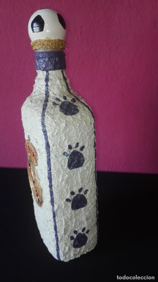 Coleccionismo deportivo: BOTELLA ARTESANAL REAL MADRID - Foto 4