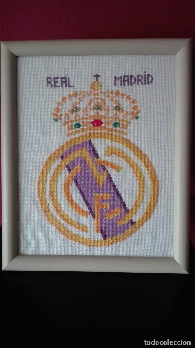 Sammelleidenschaft Sport: ESCUDO REAL MADRID PUNTO DE CRUZ