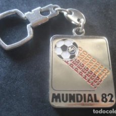 Coleccionismo deportivo: LLAVERO FUTBOL MUNDIAL ESPAÑA 82. AUTOMOVILES PEGASO