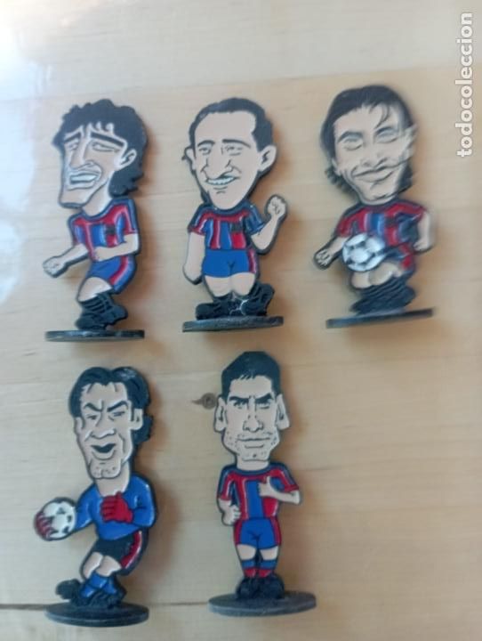 Coleccionismo deportivo: LOTE COLECCI&Oacute;N 5 FIGURAS METAL JUGADORES FC BARCELONA GRAN CALIDAD.