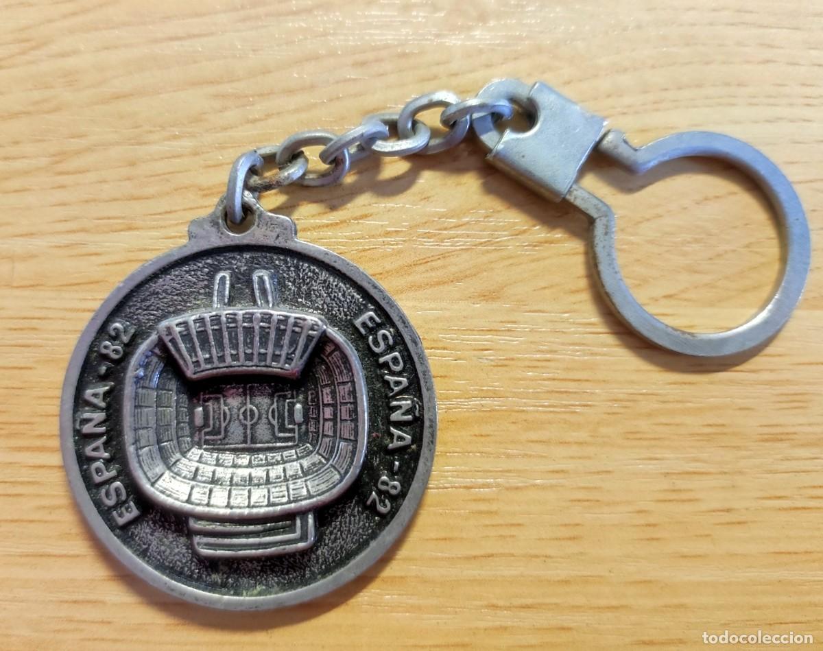 Coleccionismo deportivo: LLAVERO KEYRING ZARAGOZA SEDE MUNDIAL FUTBOL ESPA&Ntilde;A 1982 FIFA WORLD CUP SPAIN LA ROMAREDA