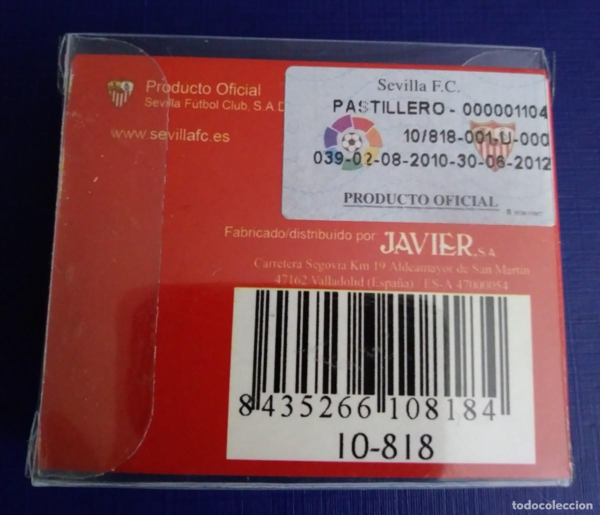 Coleccionismo deportivo: Pastillero rectangular con el escudo del SEVILLA F. C. - NUEVO - Foto 2
