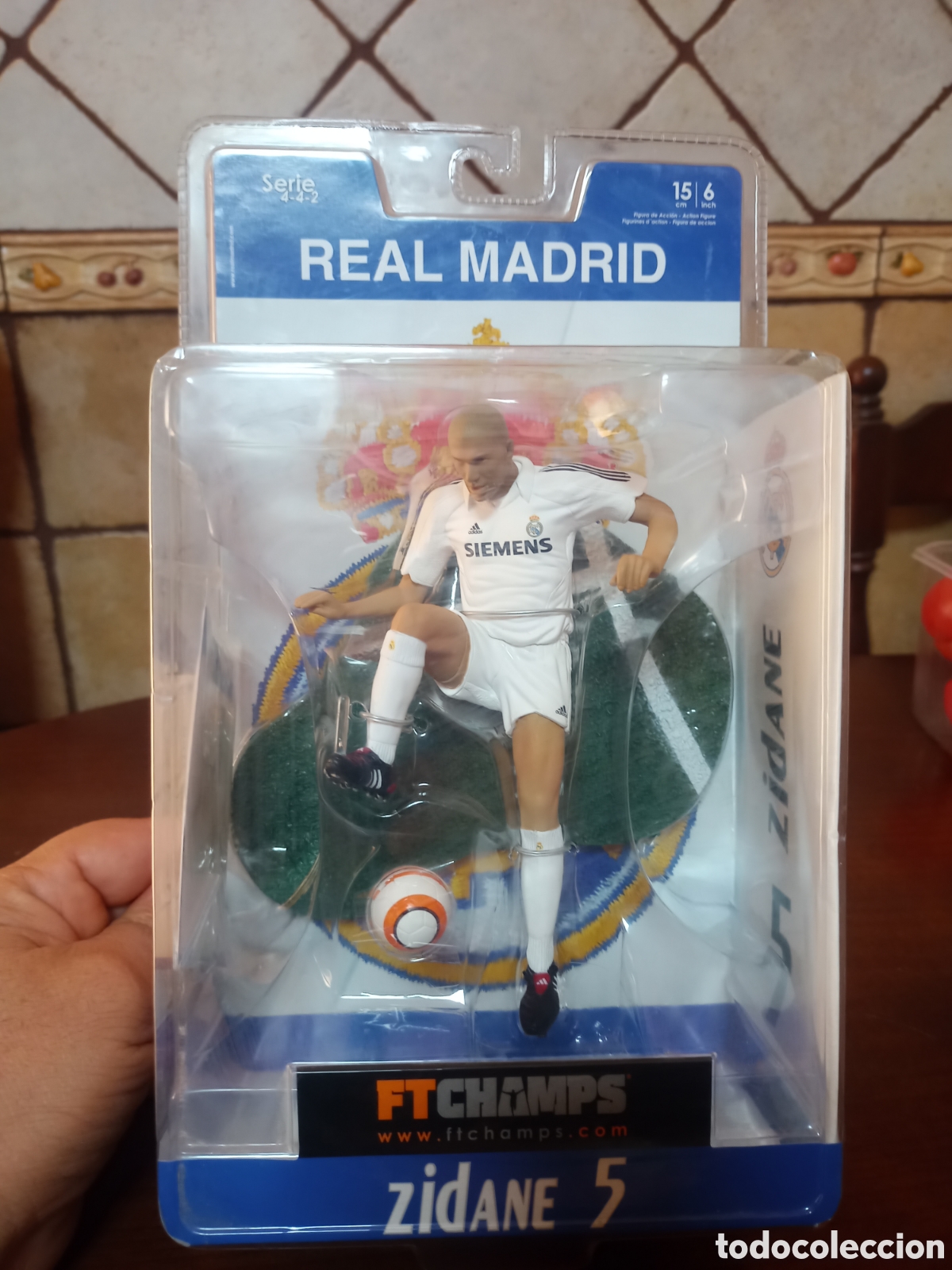 Coleccionismo deportivo: Figura mu&ntilde;eco de acci&oacute;n FTCHAMPS Zidane Real Madrid 15cm Nuevo a estrenar
