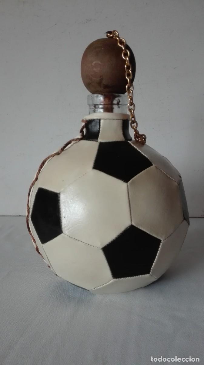 Coleccionismo deportivo: BOTELLA BALON F.C. BARCELONA - Foto 3