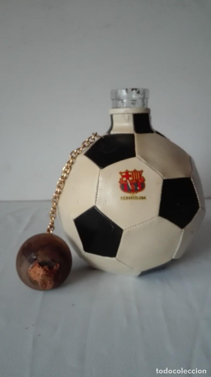 Coleccionismo deportivo: BOTELLA BALON F.C. BARCELONA - Foto 5