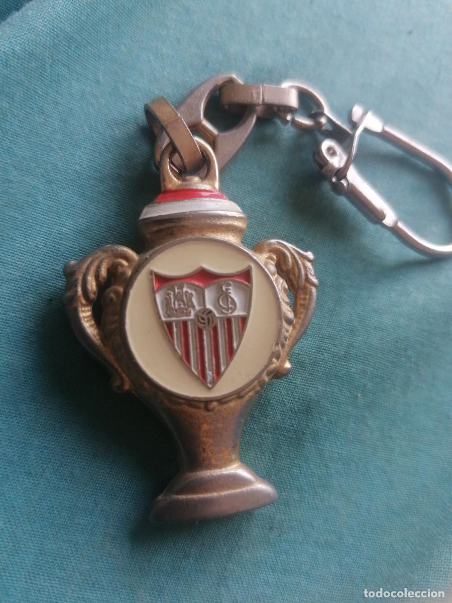 Sammelleidenschaft Sport: Llavero del Sevilla F&uacute;tbol Club trofeo copa