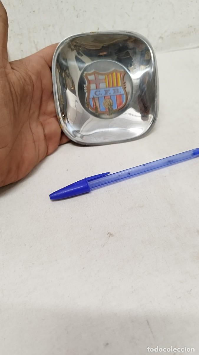 Coleccionismo deportivo: Antiguo cenicero met&aacute;lico del bar&ccedil;a,futbol club Barcelona.