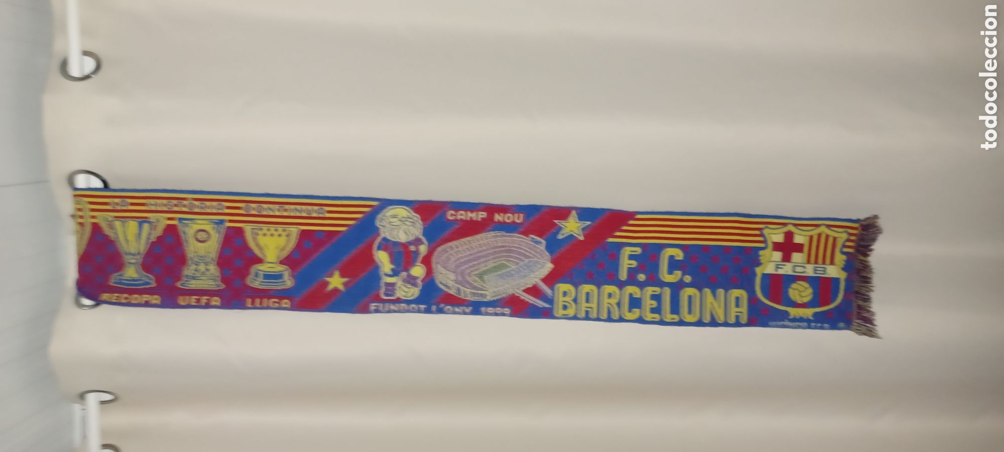 Coleccionismo deportivo: Bufanda FC Barcelona &rdquo;La historia continua&rdquo; a&ntilde;os 90