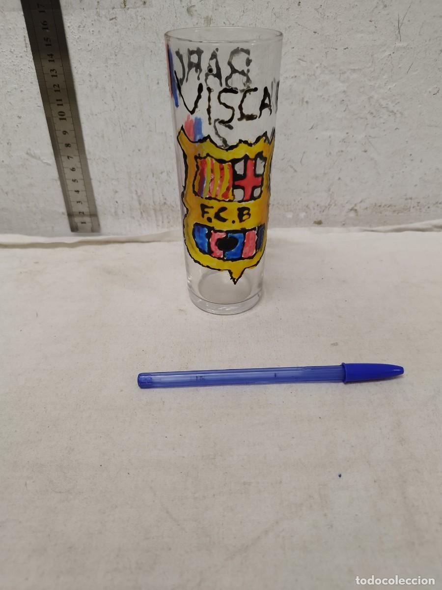 Sports collectibles: Antiguo vaso de tubo, motivos futbol club Barcelona, Bar&ccedil;a. Joan.