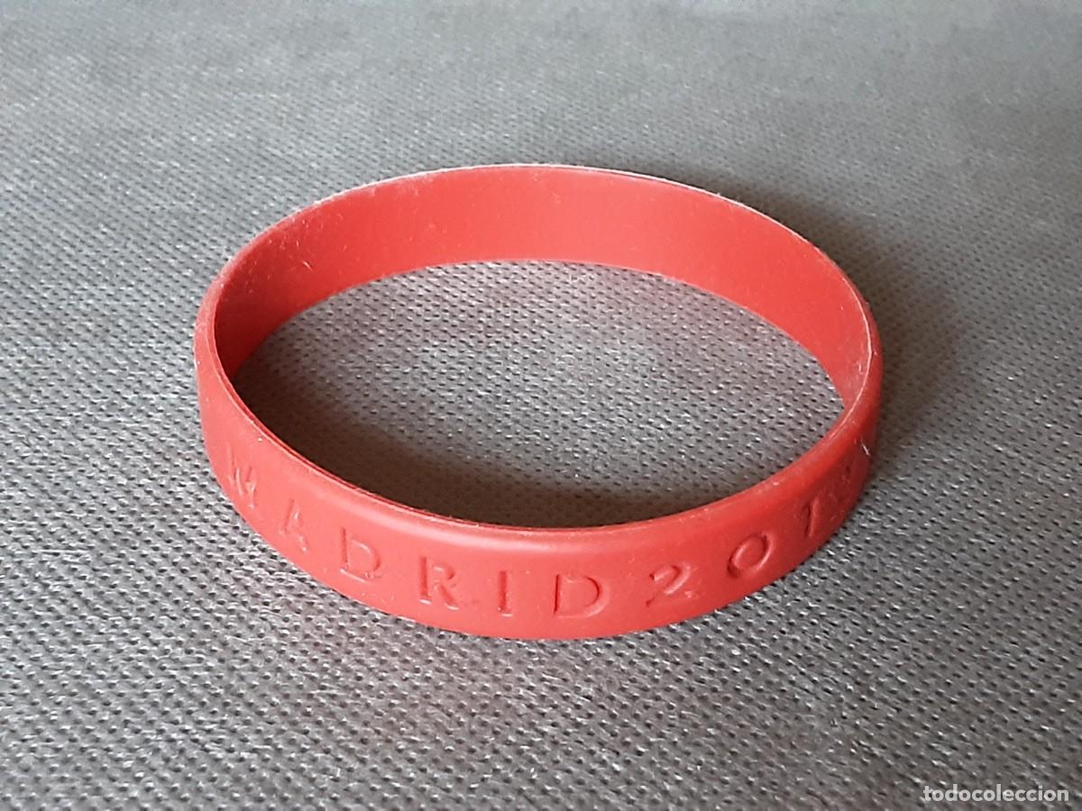 Coleccionismo deportivo: LOTE DOS PULSERAS MADRID 2012 MARCA - Foto 3