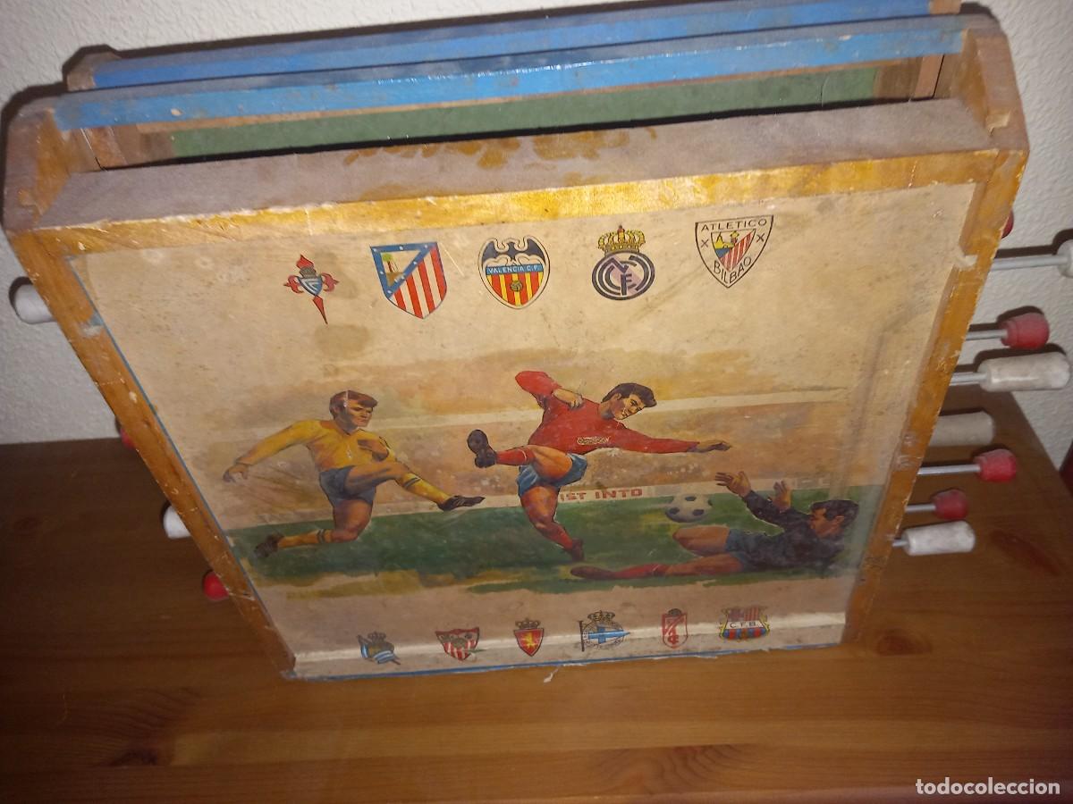 Coleccionismo deportivo: Futbolin antiguo madera - Foto 2