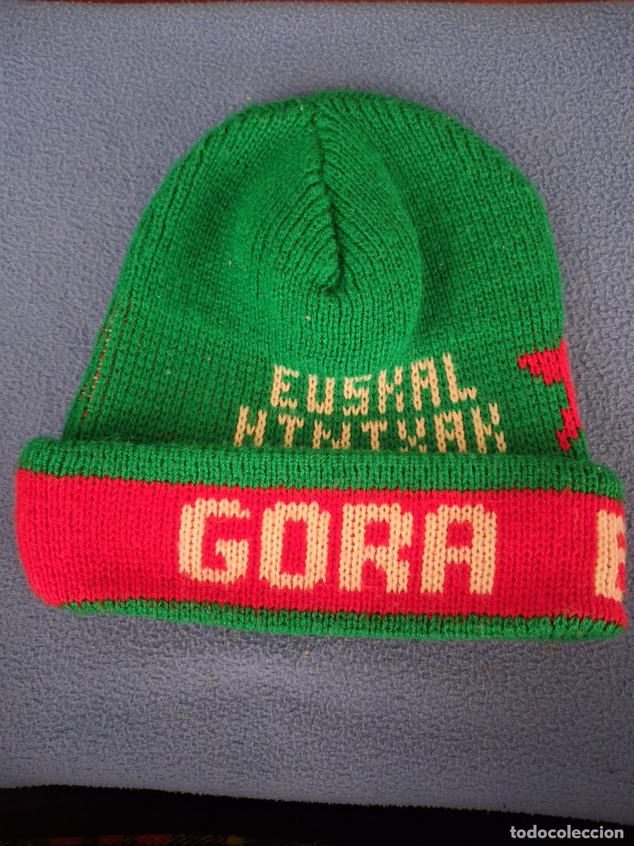 Coleccionismo deportivo: GORRO EUSKAL HINTXAK PRIMERAS EPOCAS. - Foto 2