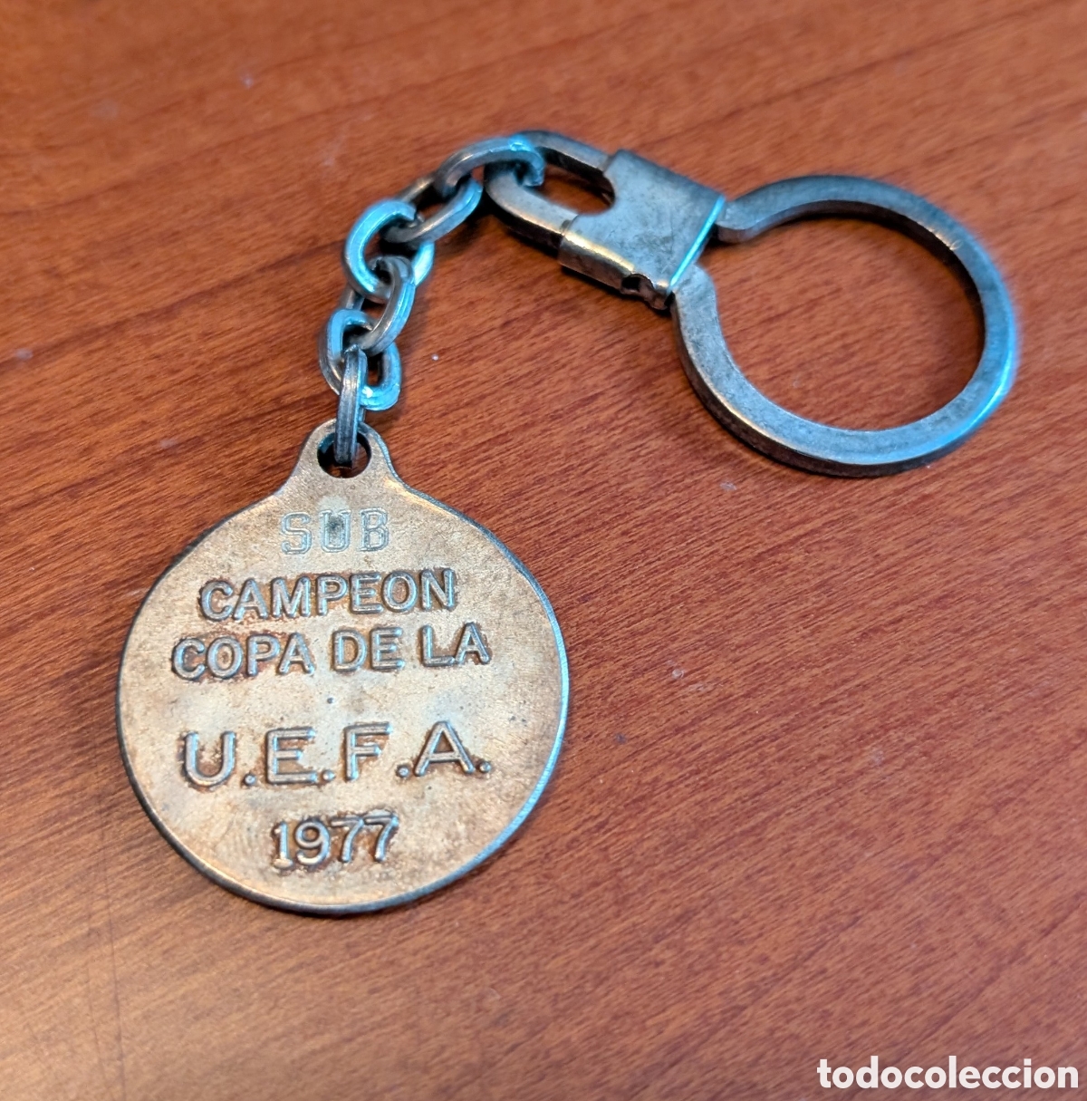 Coleccionismo deportivo: Llavero Subampe&oacute;n Copa de la U.E.F.A 1977 Athletic Club