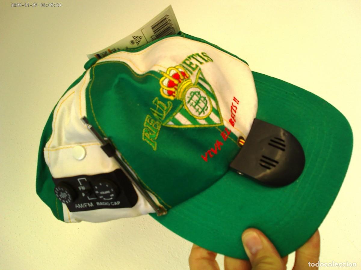 Coleccionismo deportivo: REAL BETIS BALOMPI&Eacute; : GORRA TIPO BEISBOL CON ESCUDO BORDADO Y RADIO . PRODUCTO OFICIAL Y NUEVO