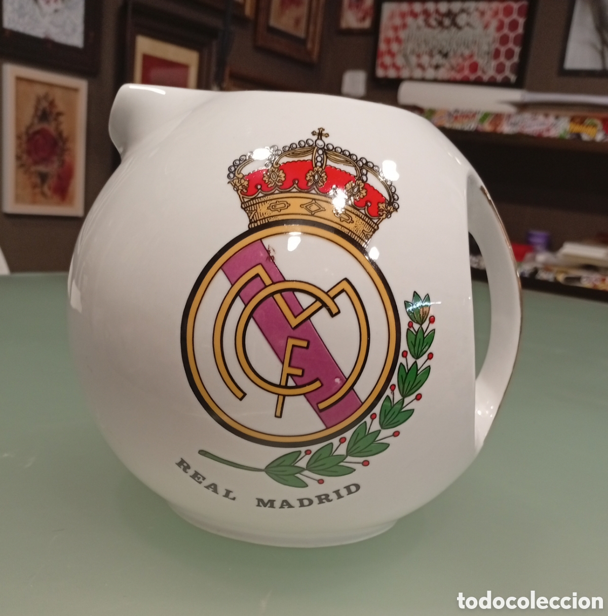 Sports collectibles: Jarra de cer&aacute;mica Real Madrid