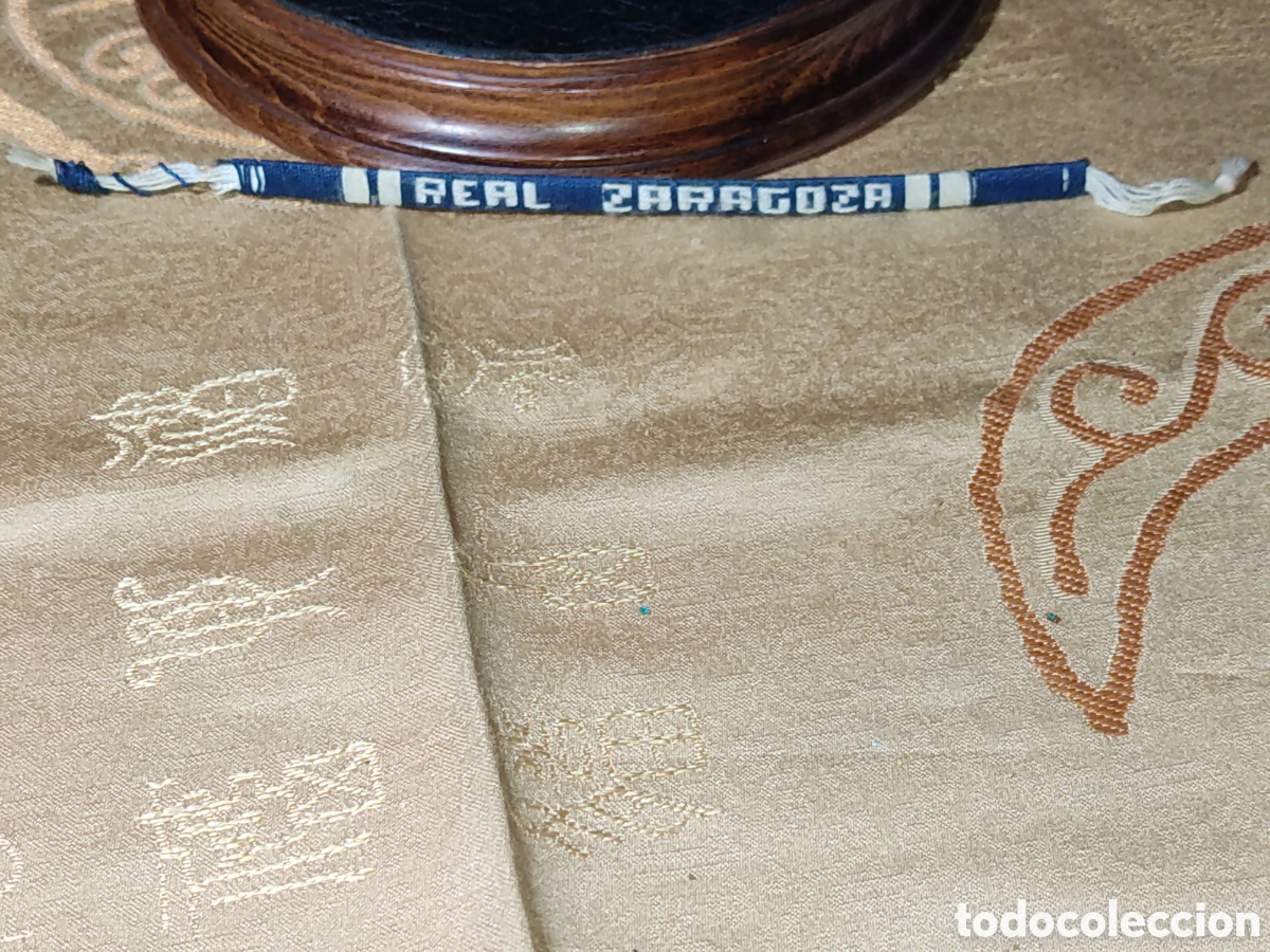 Coleccionismo deportivo: Pulsera del Real Zaragoza de hilo hecha a mano.