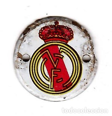 Coleccionismo deportivo: Chapa de futbol para coser a la ropa: Escudo del R. Madrid (a&ntilde;os 70)