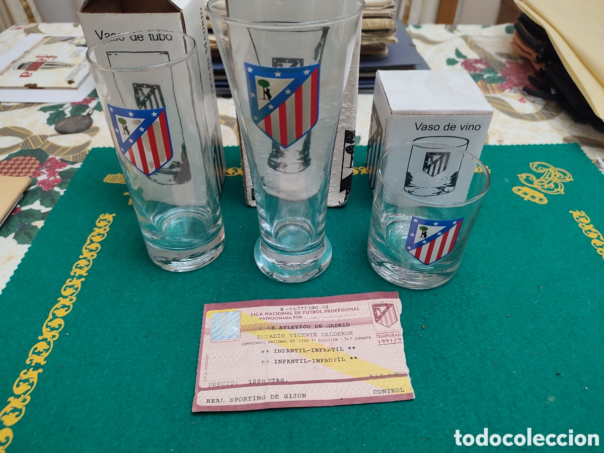 Coleccionismo deportivo: Lote variado futbol atl&eacute;tico de Madrid
