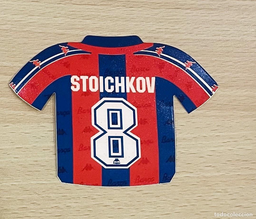 Sammelleidenschaft Sport: ADHESIVO DE CAMISETA DEL F&Uacute;TBOL CLUB BARCELONA - 8 STOICHKOV (A&Ntilde;OS 90)