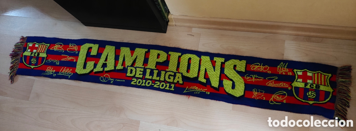 Sammelleidenschaft Sport: BUFANDA F.C BARCELONA CAMPIONS DE LLIGA 2010-2011 FIRMA MESSI PIQUE INIESTA XAVI PUYOL SCARF DIF&Iacute;CIL