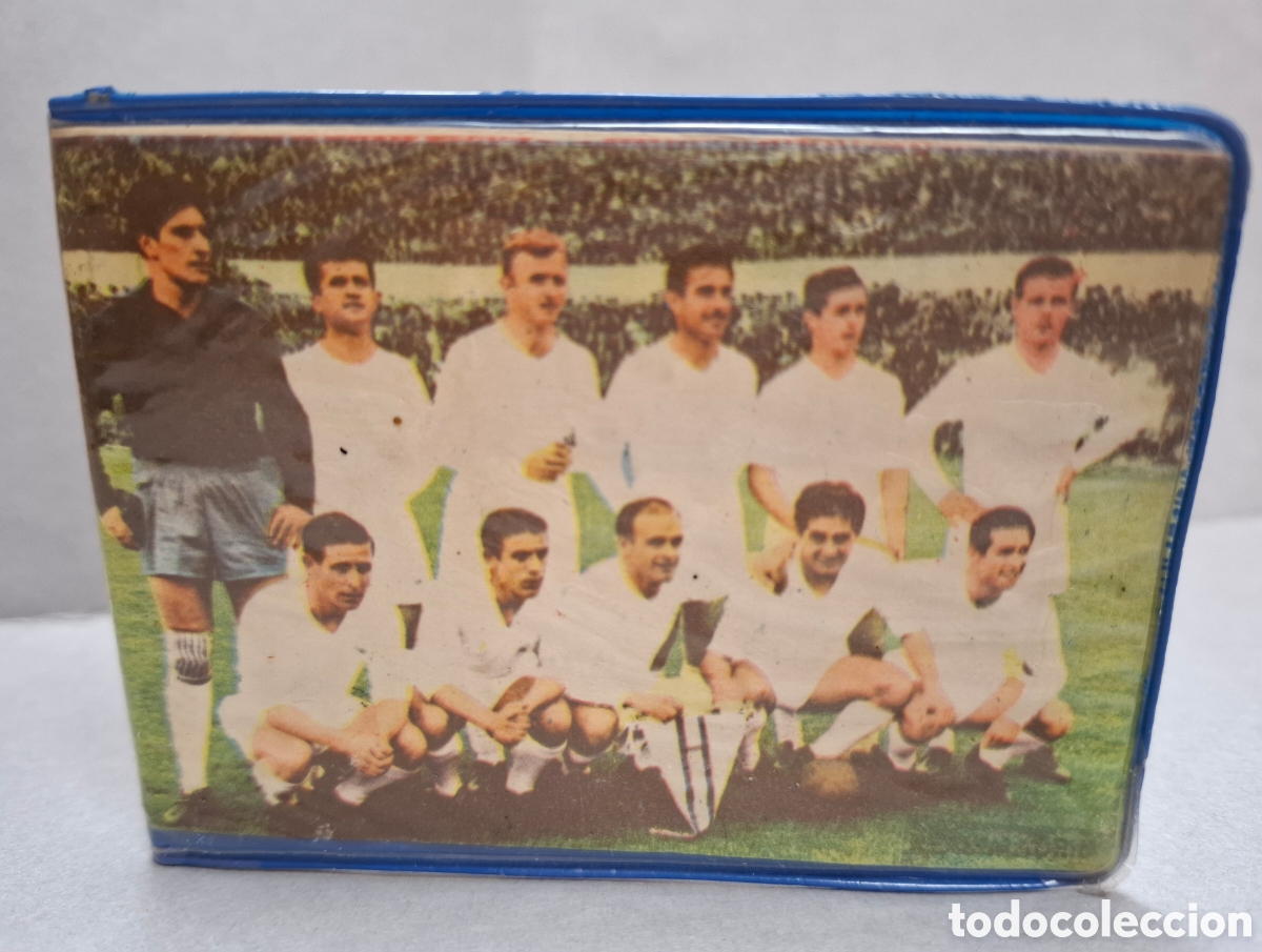 Coleccionismo deportivo: Cartera billetera f&uacute;tbol Real Madrid con equipo y escudo a&ntilde;os 60