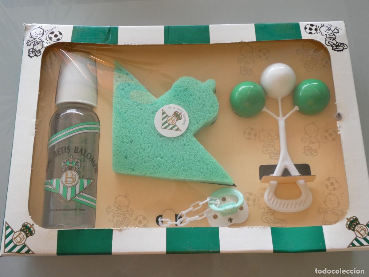 Collezionismo sportivo: ANTIGUO SET PARA NI&Ntilde;O BEB&Eacute; DEL REAL BETIS BALOMPI&Eacute;. BIBER&Oacute;N SONAJERO ESPONJA CHUPETE. 330GR